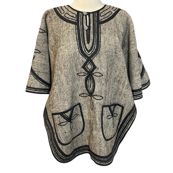 Vintage Embroidered Handmade in Guatemala 100% Wool Lined cape poncho sz OS - Picture 16 of 16